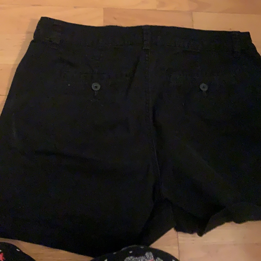Shorts - Picture 2 of 3